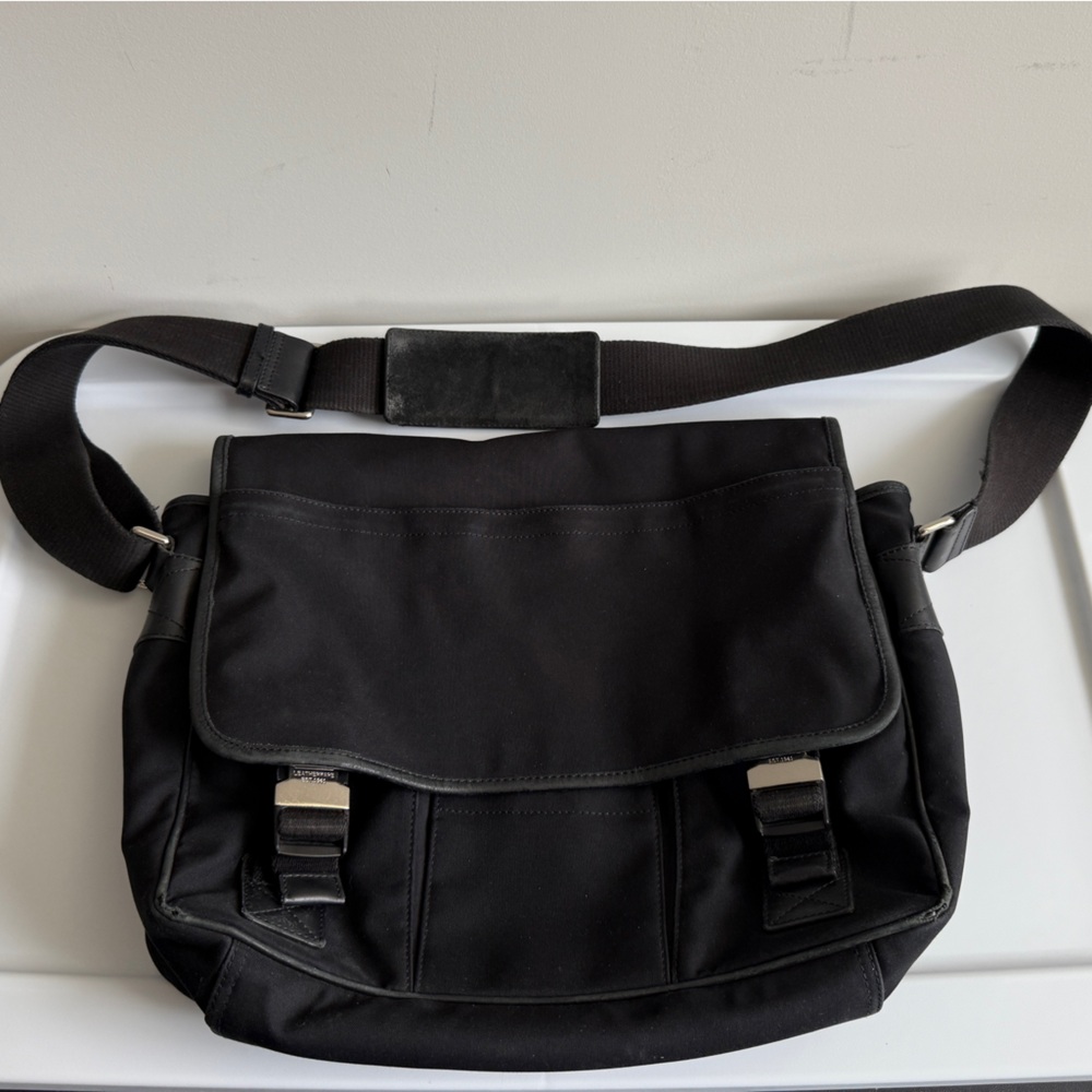 Coach Black Messenger Bag noK25-6413